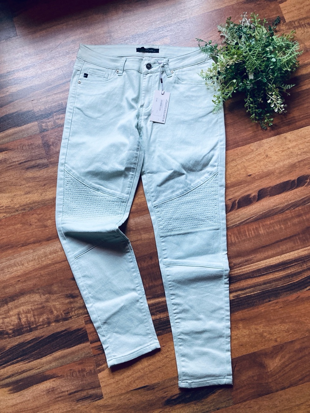 New KanCan size jr. 9 mint green moto style jeans